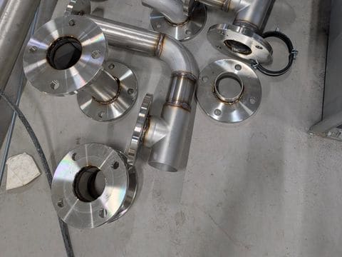 Flanșe, coturi și teuri din inox sudate TIG