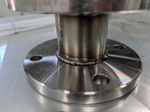 Racord țeavă–flanșă din inox, cordon TIG uniform